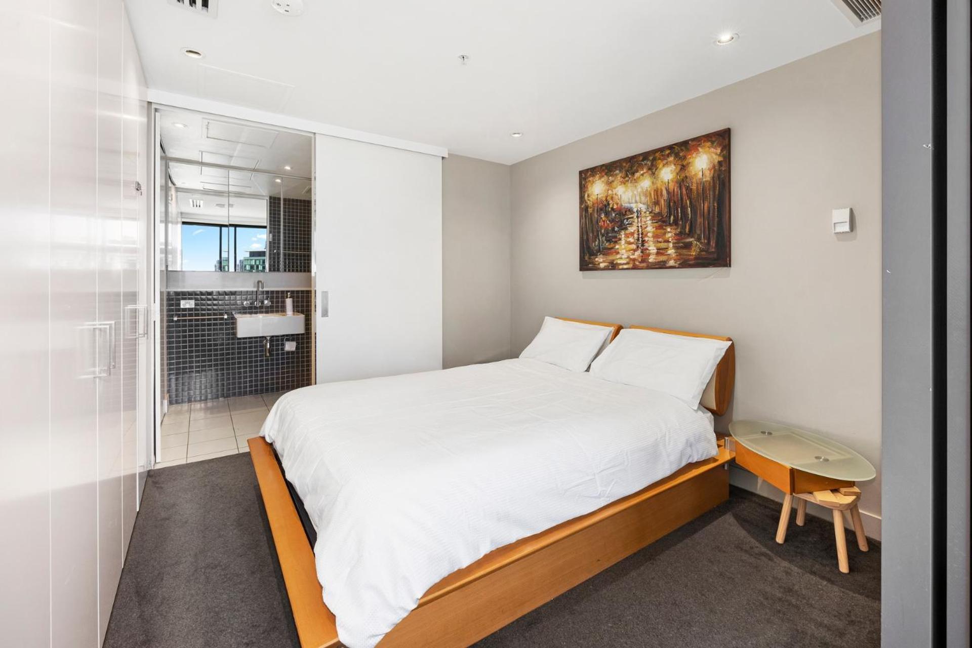 Luxury Designer Suite In Most Prestigious Location In Ville de Melbourne Extérieur photo